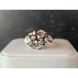 Avon Floral Silver Tone Metal Ring, Size 7 Costume Jewelry